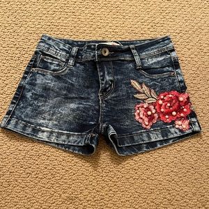 Mae-li Rose brand new, with tags, never been worn floral shorts!